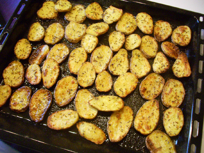 Kartoffelscheiben aus dem Ofen